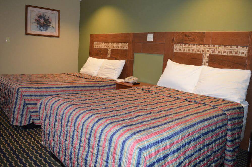 Budgetel Inn And Suites Raleigh Exterior foto